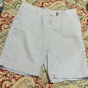 Vineyard Vines blue seersucker Bermuda shorts